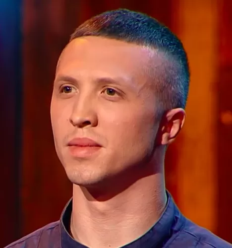 Владислав Крайнов — участник шоу  «Молодые ножи Битва шефов» с Ивлевым