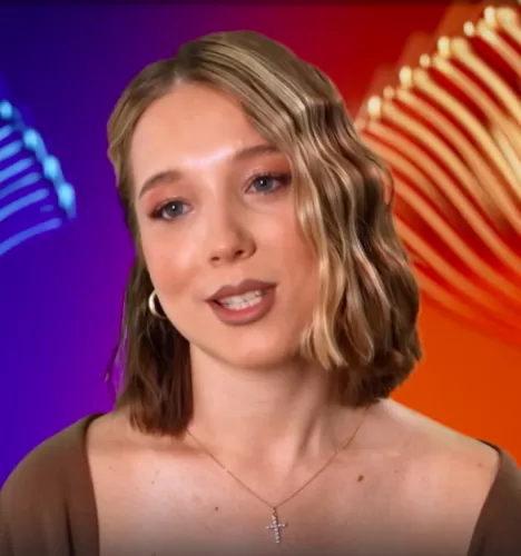 Ксения Дрозд — , участник шоу «Полная посадка» с Ивлевым Ксения Дрозд — участник шоу «Полная посадка» с Ивлевым