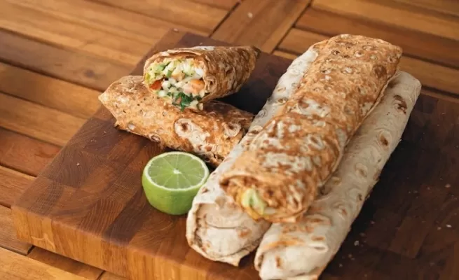 Шаурма с креветками и кальмарами - рецепт от Константина Ивлева