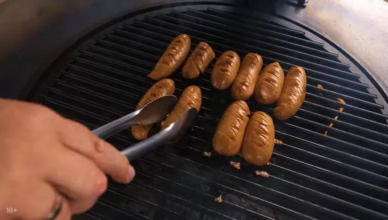 Шаурма с картофелем и шпикачками - рецепт от Константина Ивлева