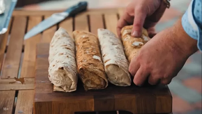 Шаурма с креветками и кальмарами - рецепт от Константина Ивлева