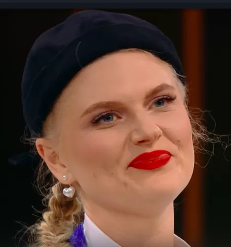 Нина Олешко — Домохозяйка, участник шоу «Полная посадка» с Ивлевым Нина Олешко — участник шоу «Полная посадка» с Ивлевым