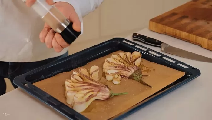 Запеченные баклажаны с фаршем - рецепт от Константина Ивлева