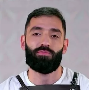 Артур Шахназарян — , участник шоу «Молодые ножи» с Ивлевым Артур Шахназарян — участник шоу «Молодые ножи» с Ивлевым