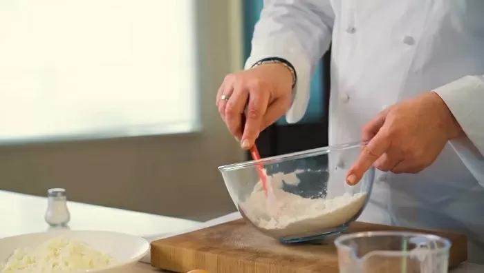 Ложное хачапури с сыром - рецепт от Константина Ивлева