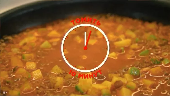 Чечевица с картофелем, кабачками и шпинатом в морковном соке - рецепт от Константина Ивлева