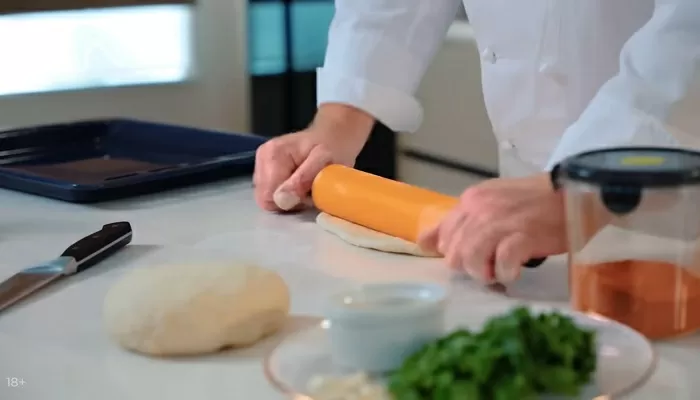 Бабагануш с хрустящими хлебцами - рецепт от Константина Ивлева