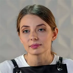 Дарья Кораблева — , участник шоу «Молодые ножи» с Ивлевым Дарья Кораблева — участник шоу «Молодые ножи» с Ивлевым