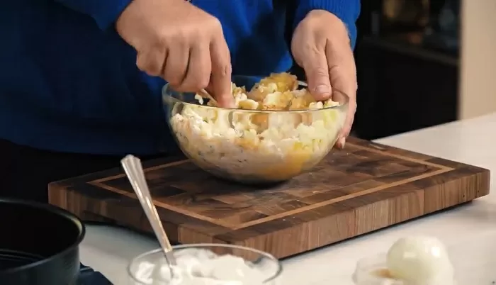 Картофельный пирог с грибами  - рецепт от Константина Ивлева