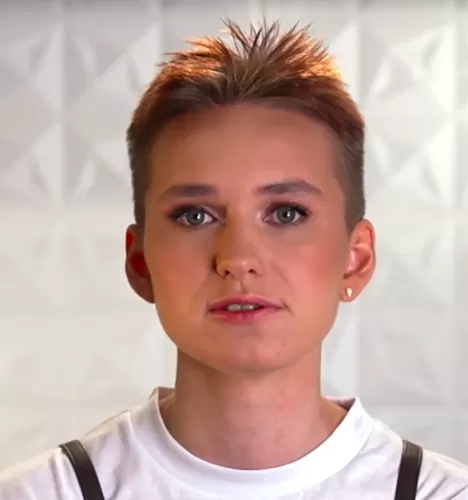 Снежана Лаукерт — , участник шоу «Молодые ножи» с Ивлевым Снежана Лаукерт — участник шоу «Молодые ножи» с Ивлевым