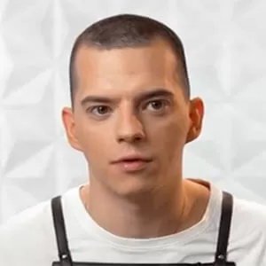 Валентин Сатонин — , участник шоу «Молодые ножи» с Ивлевым Валентин Сатонин — участник шоу «Молодые ножи» с Ивлевым