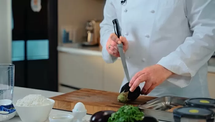 Бабагануш с хрустящими хлебцами - рецепт от Константина Ивлева