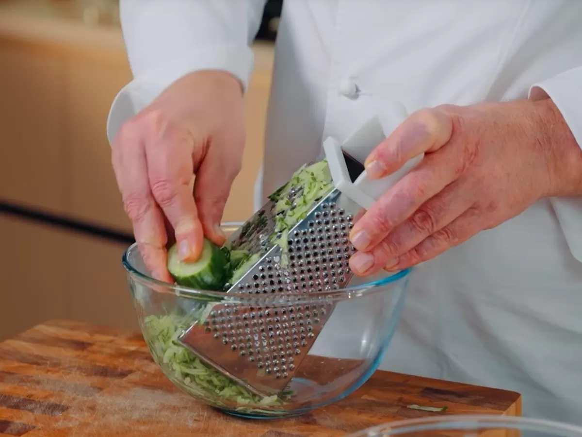 Бургер на греческий манер - рецепт от Константина Ивлева