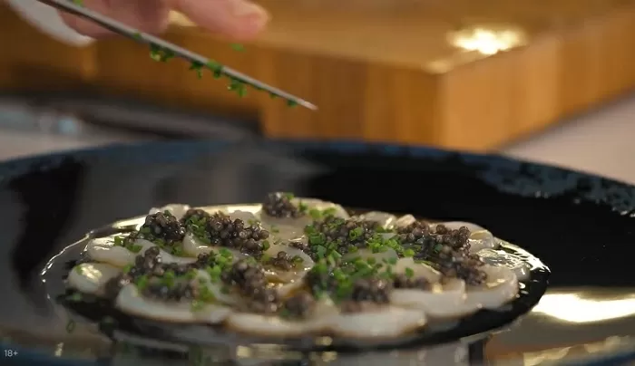 Морской гребешок с черной икрой - рецепт от Константина Ивлева