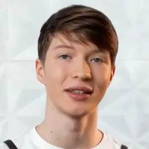 Тимур Устинов — , участник шоу «Молодые ножи» с Ивлевым Тимур Устинов — участник шоу «Молодые ножи» с Ивлевым