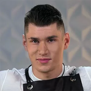 Александр Силаев — , участник шоу «Молодые ножи» с Ивлевым Александр Силаев — участник шоу «Молодые ножи» с Ивлевым