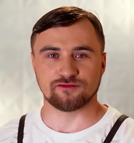 Петр Дашкевич — Повар, участник шоу «Молодые ножи» с Ивлевым Петр Дашкевич — участник шоу «Молодые ножи» с Ивлевым