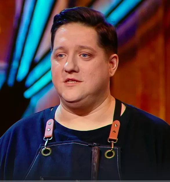 Роман Попов — Актер, участник шоу «Битва шефов. Звёзды» с Ивлевым Роман Попов — участник шоу «Битва шефов. Звёзды» с Ивлевым