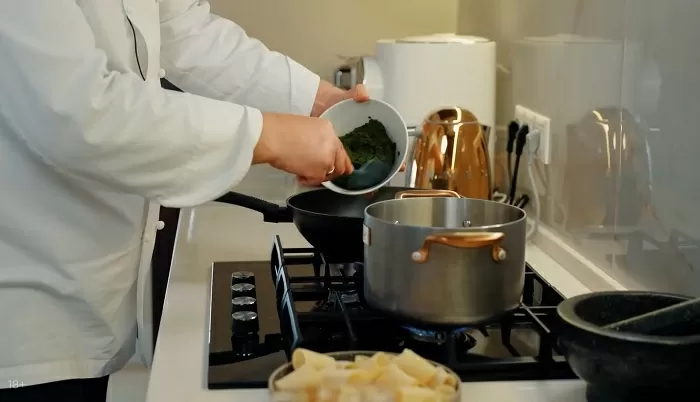 Паккери с сыром и шпинатгом - рецепт от Константина Ивлева