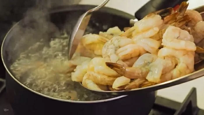 Жареные креветки - рецепт от Константина Ивлева