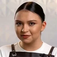 Алиса Скребцова — , участник шоу «Молодые ножи» с Ивлевым Алиса Скребцова — участник шоу «Молодые ножи» с Ивлевым