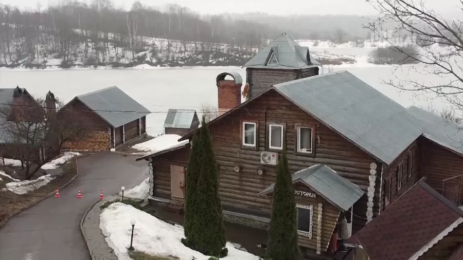 Почему Русская деревня?