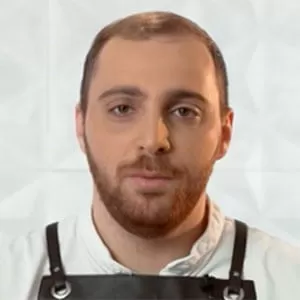 Григорий Кураджян — , участник шоу «Молодые ножи» с Ивлевым Григорий Кураджян — участник шоу «Молодые ножи» с Ивлевым