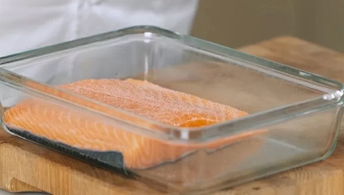 Лосось с цукини и песто - рецепт от Константина Ивлева