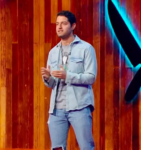 Мика Вино — участник шоу  «Битва шефов» с Ивлевым