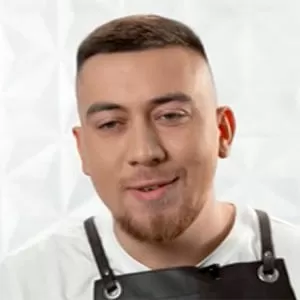 Дмитрий Кузнецов — , участник шоу «Молодые ножи» с Ивлевым Дмитрий Кузнецов — участник шоу «Молодые ножи» с Ивлевым