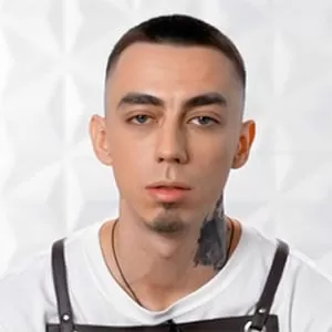 Евгений Алёша — , участник шоу «Молодые ножи» с Ивлевым Евгений Алёша — участник шоу «Молодые ножи» с Ивлевым