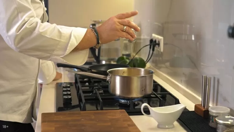 Тыквеннный крем-суп с креветками - рецепт от Константина Ивлева