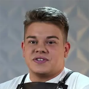 Дмитрий Мунт — , участник шоу «Молодые ножи» с Ивлевым Дмитрий Мунт — участник шоу «Молодые ножи» с Ивлевым