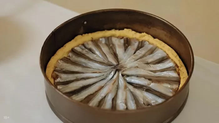 Пирог с мойвой - рецепт от Константина Ивлева