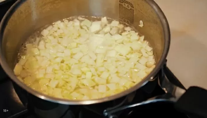 Капустно-картофельные котлеты с грибным соусом - рецепт от Константина Ивлева