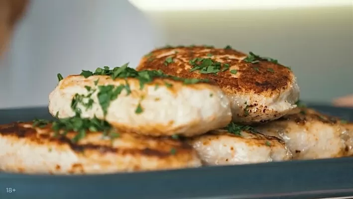 Куриные зразы с грибами и сыром - рецепт от Константина Ивлева