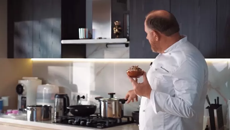 Щи с капустой и грибами - рецепт от Константина Ивлева