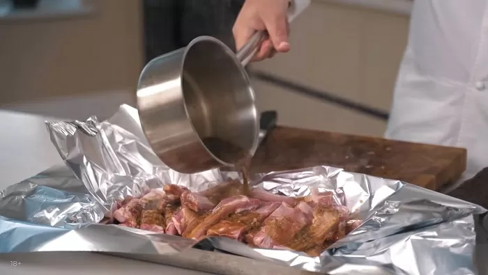 Ребрышки с перечным соусом - рецепт от Константина Ивлева