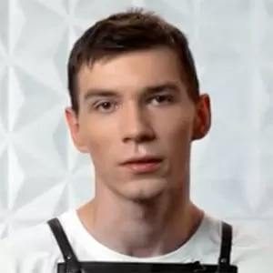 Ярослав Кулаков — , участник шоу «Молодые ножи» с Ивлевым Ярослав Кулаков — участник шоу «Молодые ножи» с Ивлевым