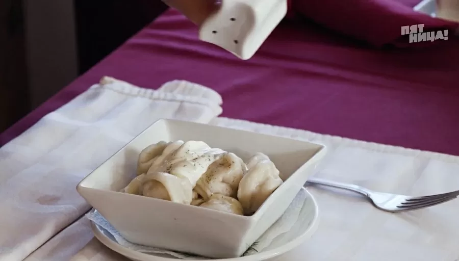 Почему Покровские ворота?