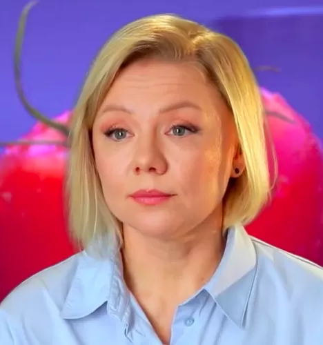 Алена Абросимова — , участник шоу «Битва шефов» с Ивлевым Алена Абросимова — участник шоу «Битва шефов» с Ивлевым