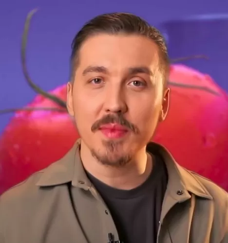 Марат Хафизуллин — Дизайнер, маркетолог, участник шоу «Битва шефов» с Ивлевым Марат Хафизуллин — участник шоу «Битва шефов» с Ивлевым