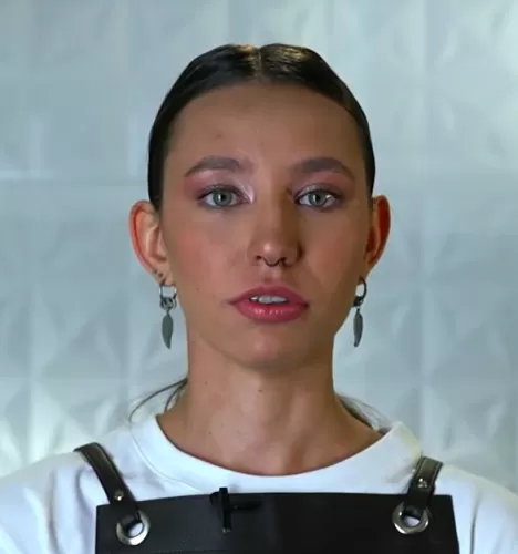 Олеся Макагонова — Повар, участник шоу «Молодые ножи» с Ивлевым Олеся Макагонова — участник шоу «Молодые ножи» с Ивлевым