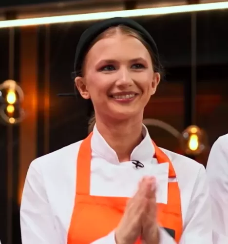 Евгения Бондарева — Студентка, участник шоу «Полная посадка» с Ивлевым Евгения Бондарева — участник шоу «Полная посадка» с Ивлевым