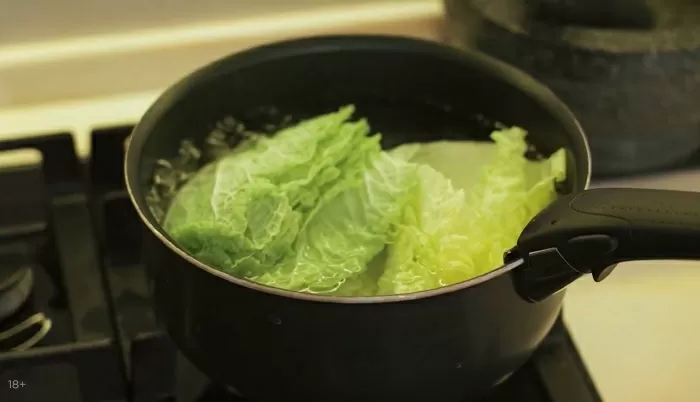 Мини-голубцы с фасолью - рецепт от Константина Ивлева