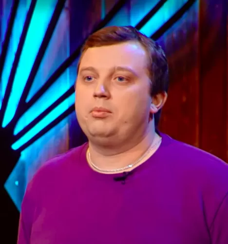 Кирилл Карпов — Повар, участник шоу «Битва шефов» с Ивлевым Кирилл Карпов — участник шоу «Битва шефов» с Ивлевым