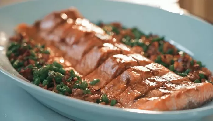 Форель с беконом и фасолью - рецепт от Константина Ивлева