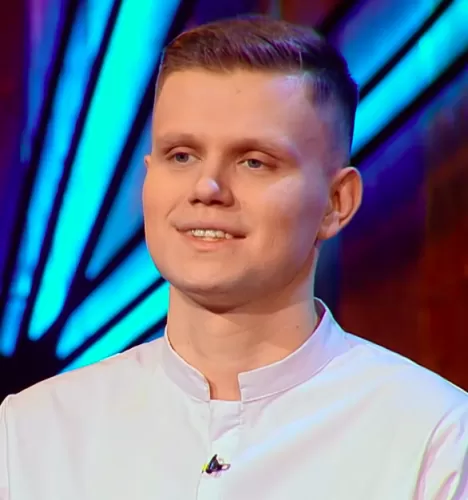 Евгений Тарасов — Су-шеф, участник шоу «Битва шефов» с Ивлевым Евгений Тарасов — участник шоу «Битва шефов» с Ивлевым