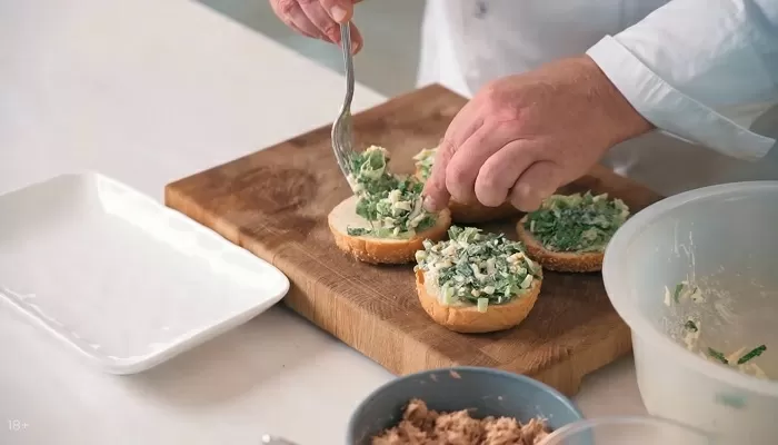 Сэндвич с тунцом - рецепт от Константина Ивлева