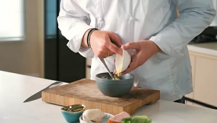 Горячий ролл в лаваше - рецепт от Константина Ивлева